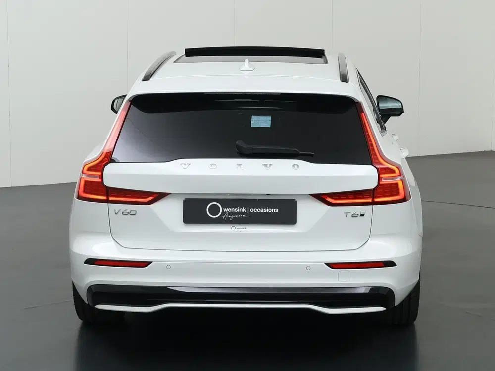 Volvo V60 2.0 T6 Plug-in hybrid AWD Ultra Dark uit 2025, foto 4