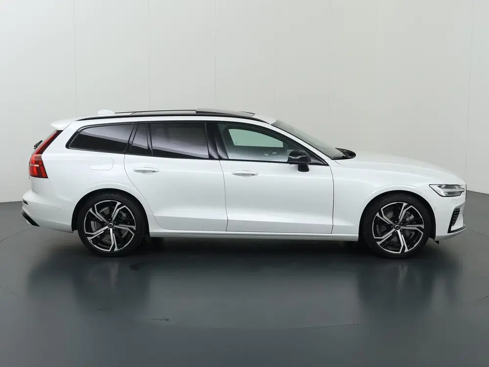 Volvo V60 2.0 T6 Plug-in hybrid AWD Ultra Dark uit 2025, foto 6