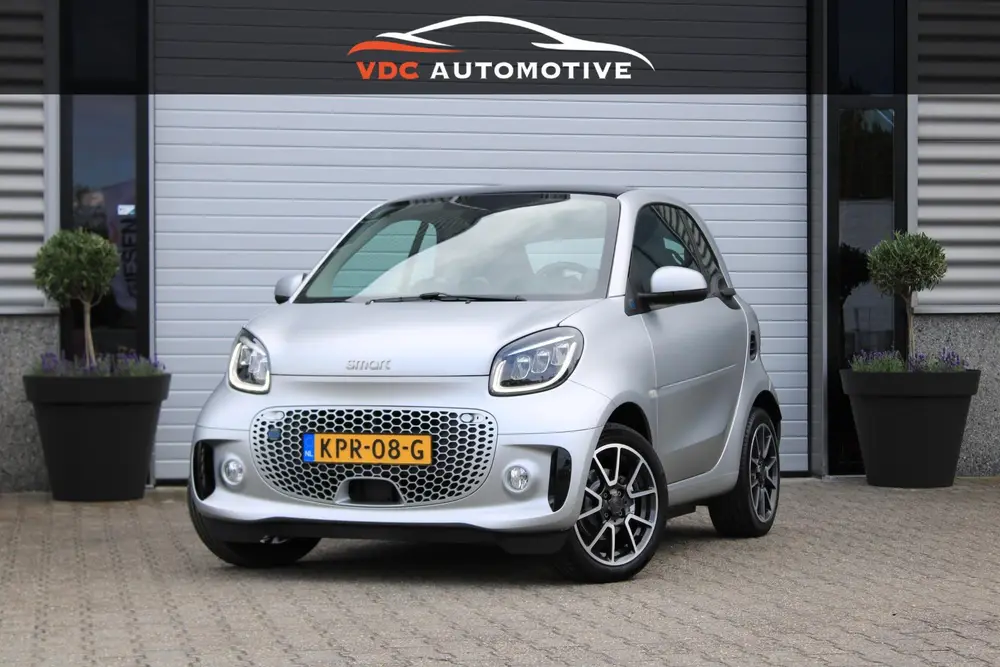 Smart ForTwo EQ BRABUS Mattrunner Brabus Mattrunner | Camera uit 2021