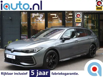 Volkswagen Passat Variant 1.5 eHybrid 272PK R-Line Black Sty uit 2025