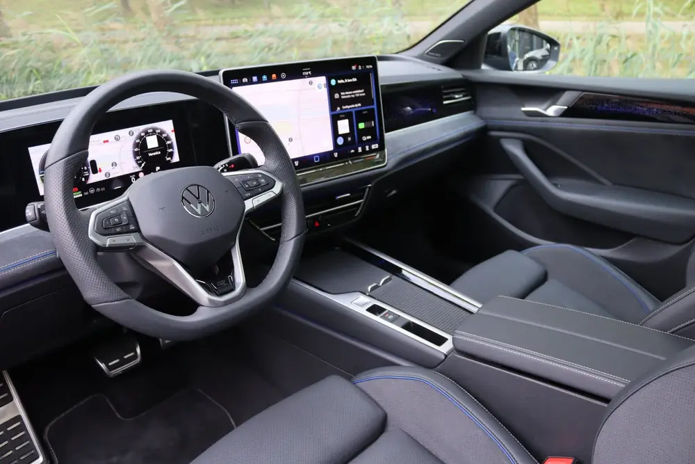 Volkswagen Passat Variant 1.5 eHybrid 272PK R-Line Black Sty uit 2025, foto 10