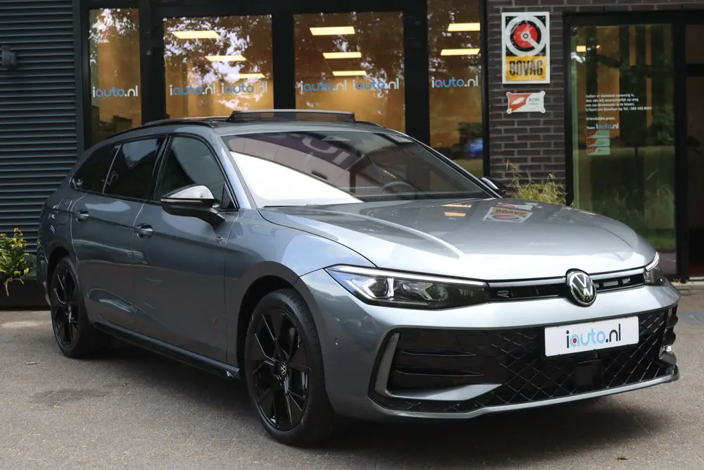 Volkswagen Passat Variant 1.5 eHybrid 272PK R-Line Black Sty uit 2025, foto 5