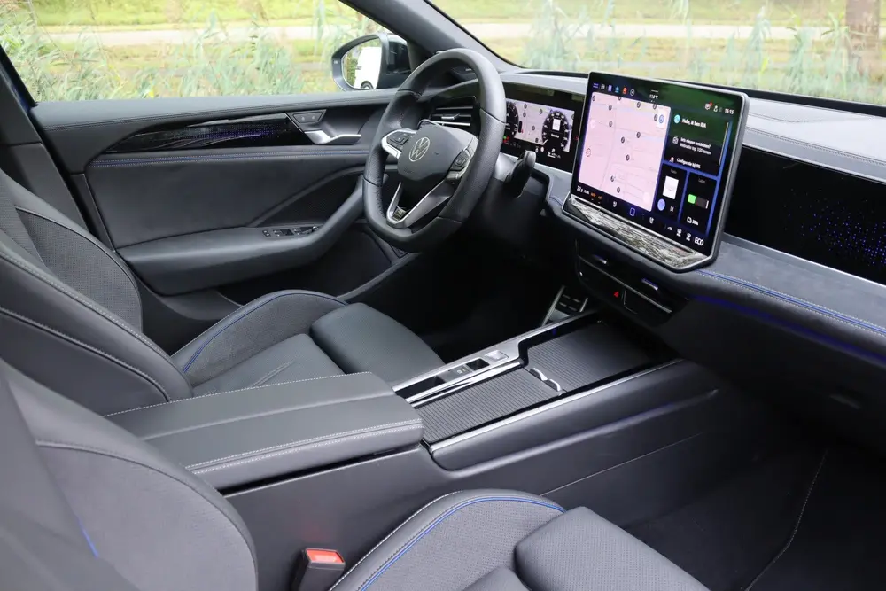 Volkswagen Passat Variant 1.5 eHybrid 272PK R-Line Black Sty uit 2025, foto 9