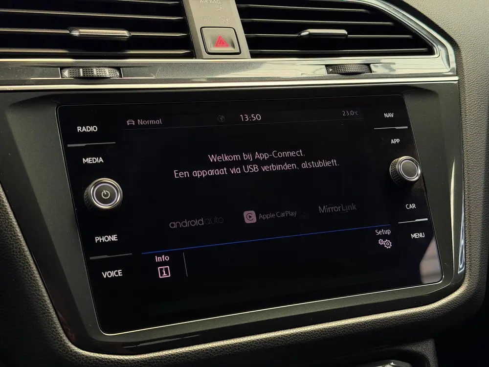 Volkswagen Tiguan Allspace 1.5 TSI R-Line CarPlay Camera 7p. uit 2020, foto 11