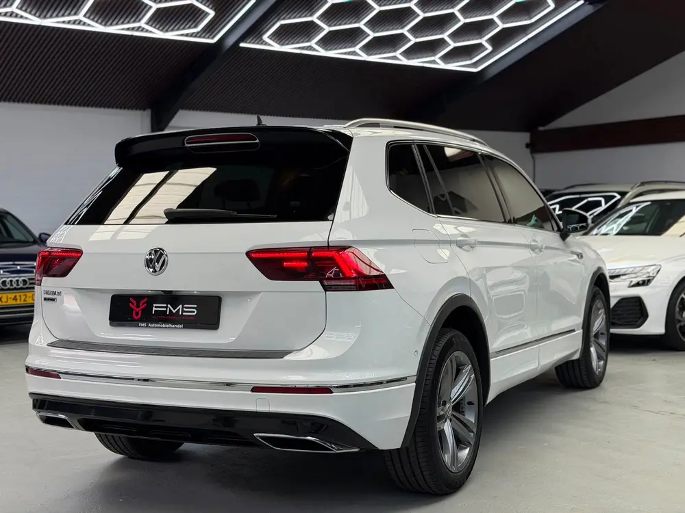 Volkswagen Tiguan Allspace 1.5 TSI R-Line CarPlay Camera 7p. uit 2020, foto 15