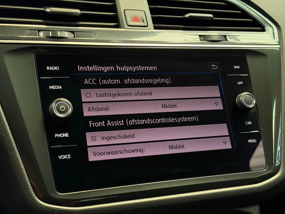 Volkswagen Tiguan Allspace 1.5 TSI R-Line CarPlay Camera 7p. uit 2020, foto 16