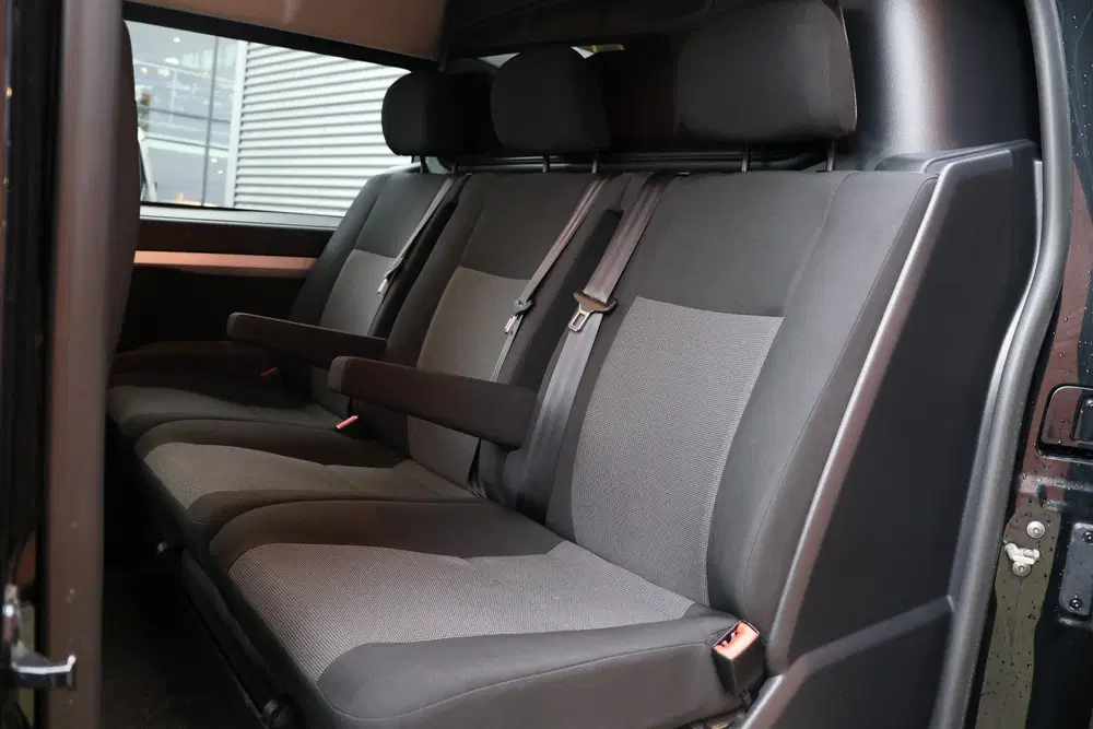 Peugeot Expert 2.0 BlueHDI 180 DC L3H1 XL uit 2021, foto 11