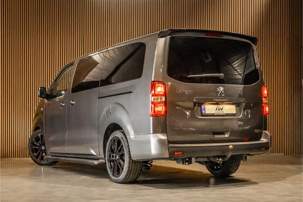 Peugeot Expert 2.0 BlueHDI 180 DC L3H1 XL uit 2021, foto 4