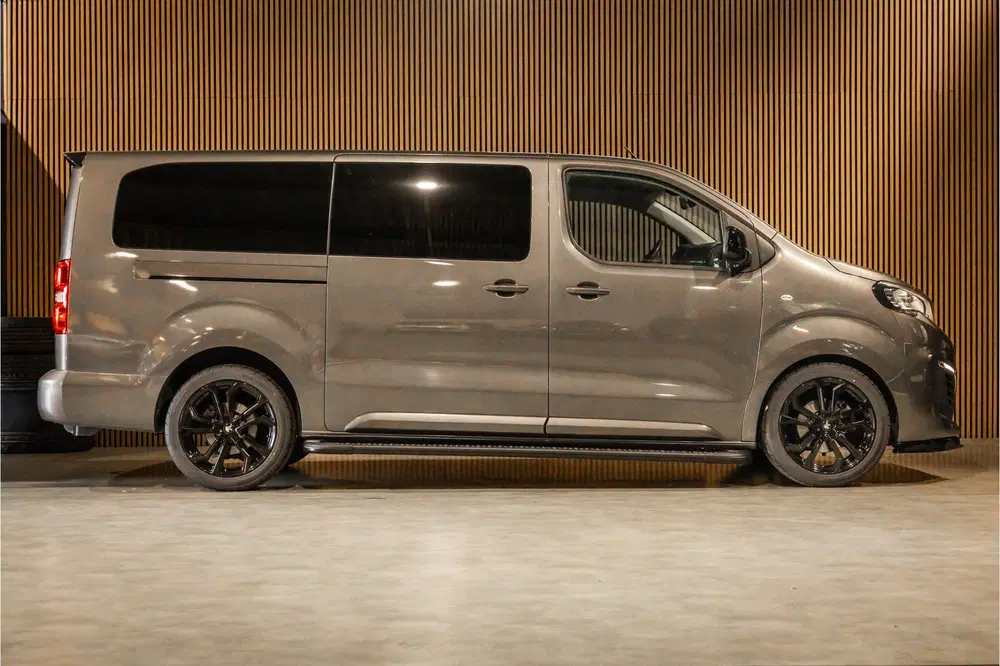 Peugeot Expert 2.0 BlueHDI 180 DC L3H1 XL uit 2021, foto 5