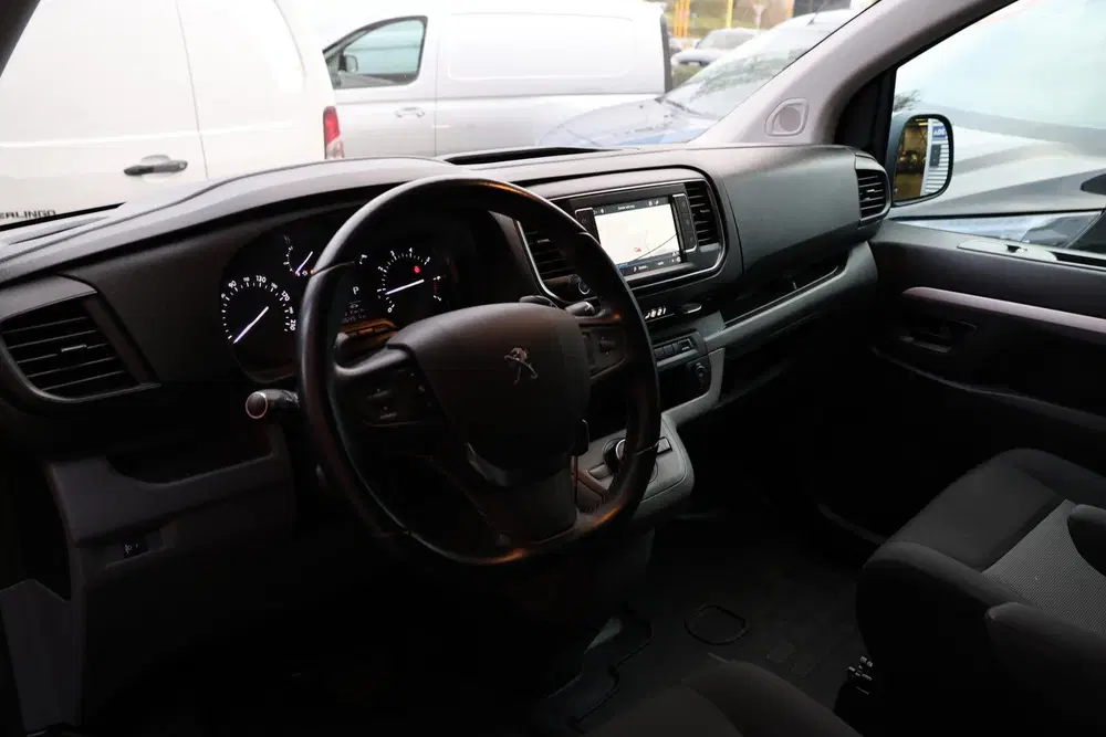 Peugeot Expert 2.0 BlueHDI 180 DC L3H1 XL uit 2021, foto 8