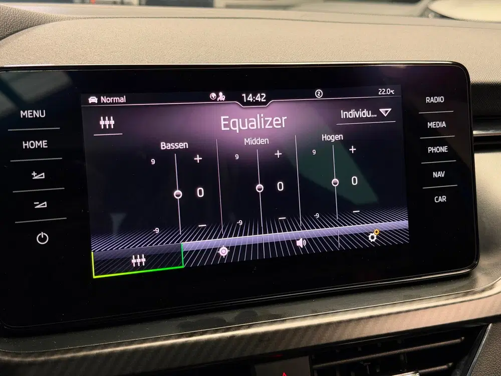 Skoda Kamiq 1.0 TSI Monte Carlo Pano Camera CarPlay uit 2022, foto 17
