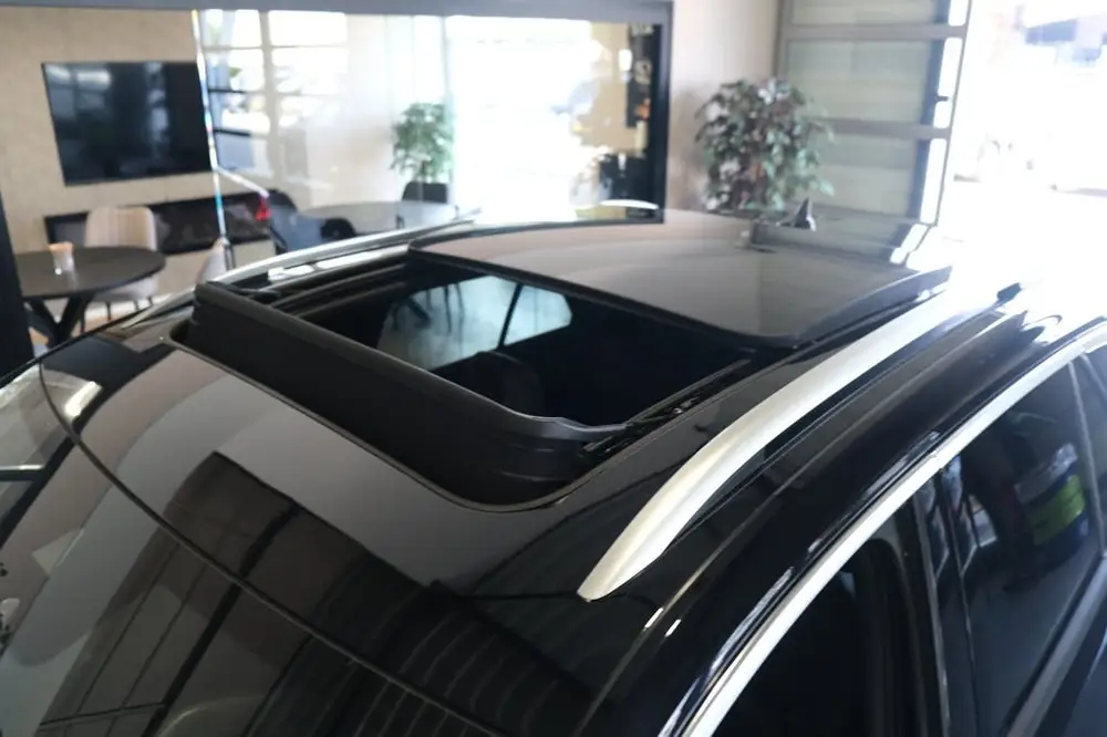 Volkswagen T-Roc 1.5 TSI 2x R-Line 150PK DSG Facelift Pano V uit 2023, foto 3