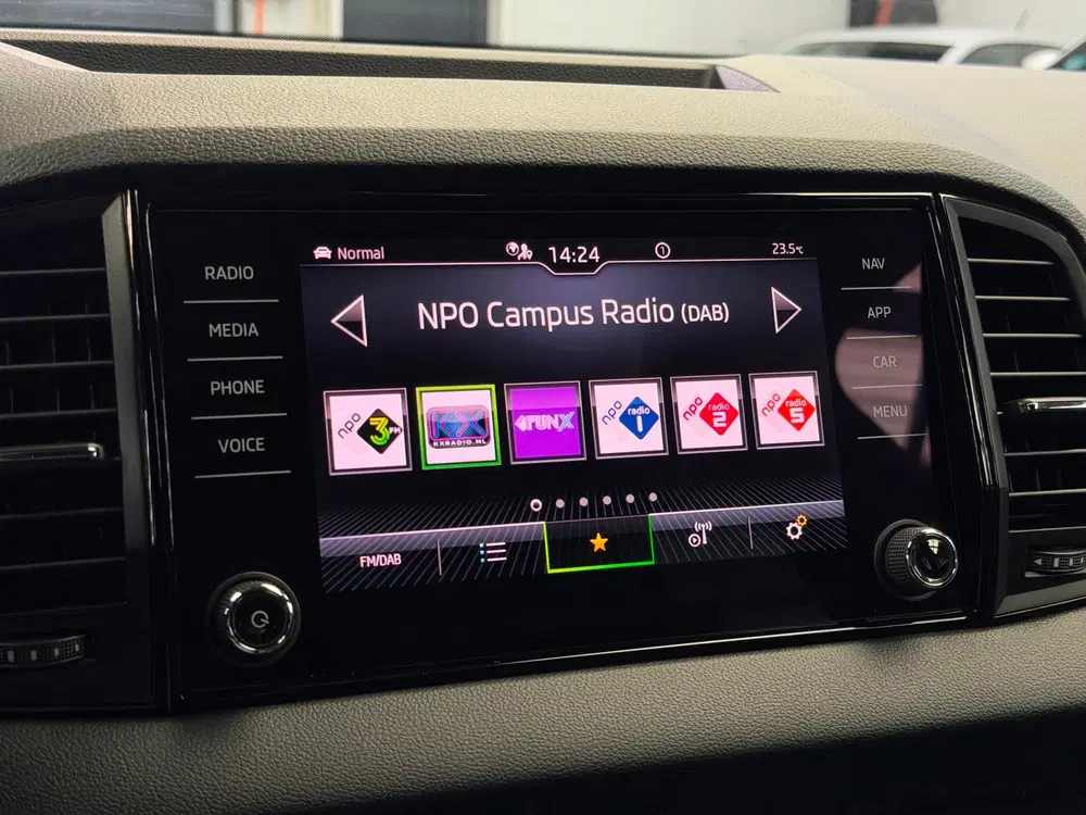 Skoda Karoq 1.5 TSI ACT Sportline CarPlay Nardo uit 2024, foto 18
