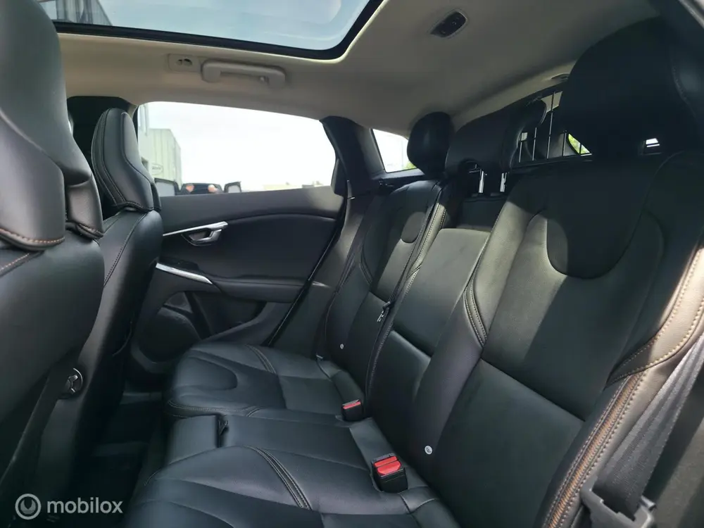 Volvo V40 Cross Country 1.5 T3 Polar+ uit 2019, foto 14