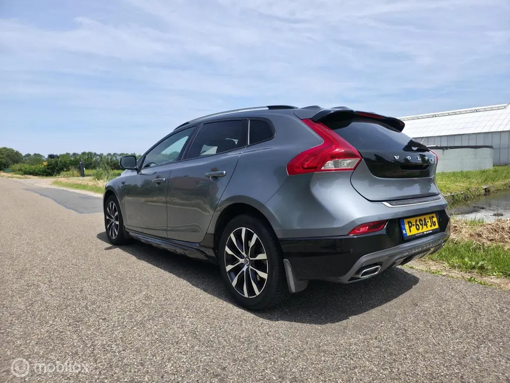 Volvo V40 Cross Country 1.5 T3 Polar+ uit 2019, foto 2
