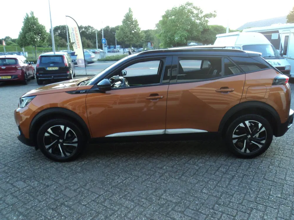 Peugeot 2008 1.2 PureTech 130 GT uit 2022, foto 4