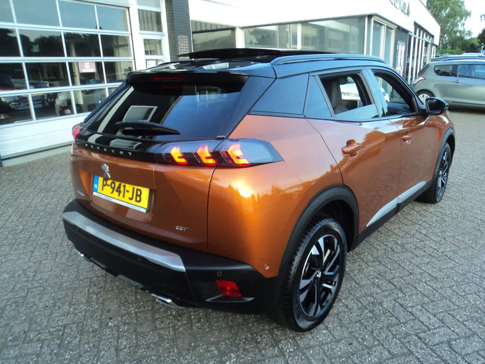 Peugeot 2008 1.2 PureTech 130 GT uit 2022, foto 7