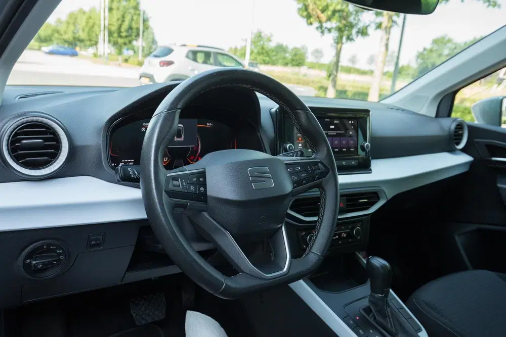 SEAT Arona 1.0 EcoTSI Style Business Connect uit 2024, foto 12