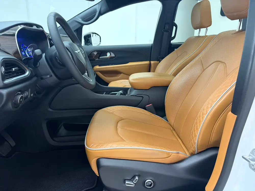 Chrysler Pacifica 3.6 V6 Hybride Pinnacle (bj 2023) uit 2023, foto 5