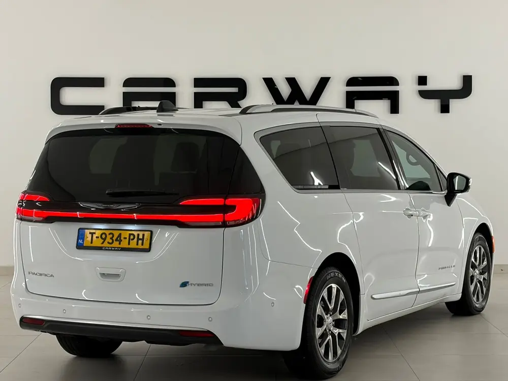 Chrysler Voyager 3.6 V6 Hybride Pinnacle (bj 2023) uit 2023, foto 2