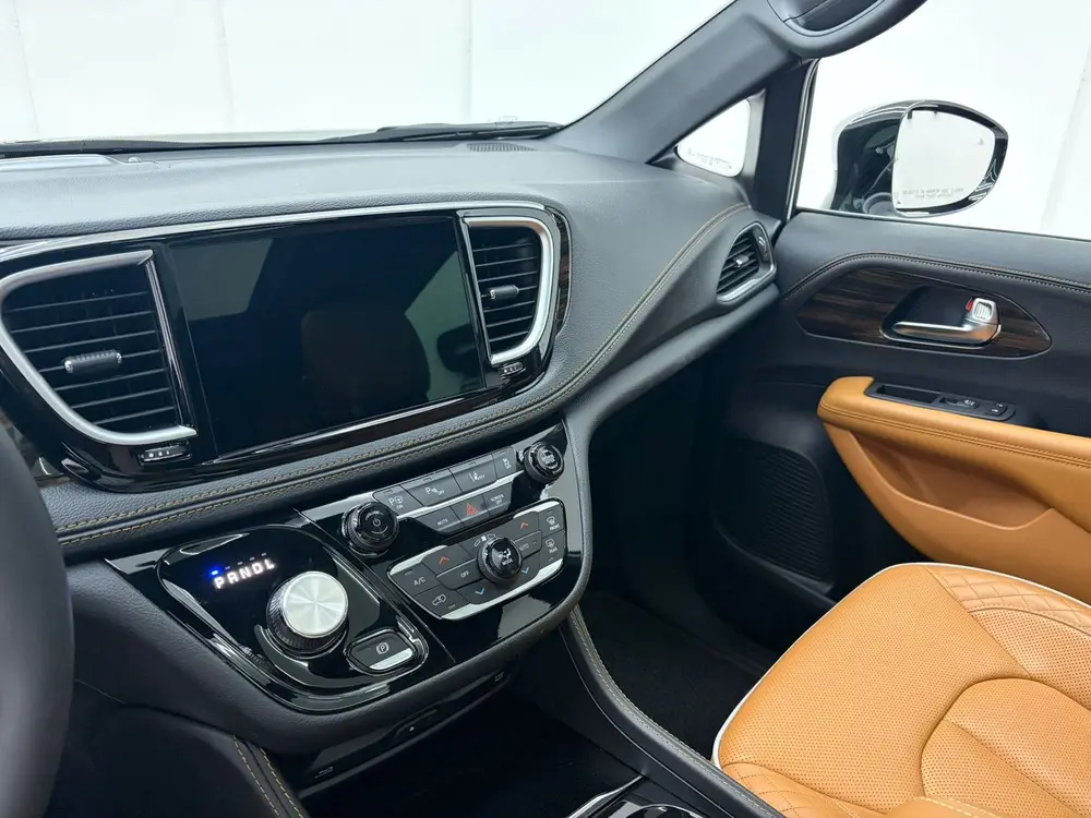 Chrysler Voyager 3.6 V6 Hybride Pinnacle (bj 2023) uit 2023, foto 7