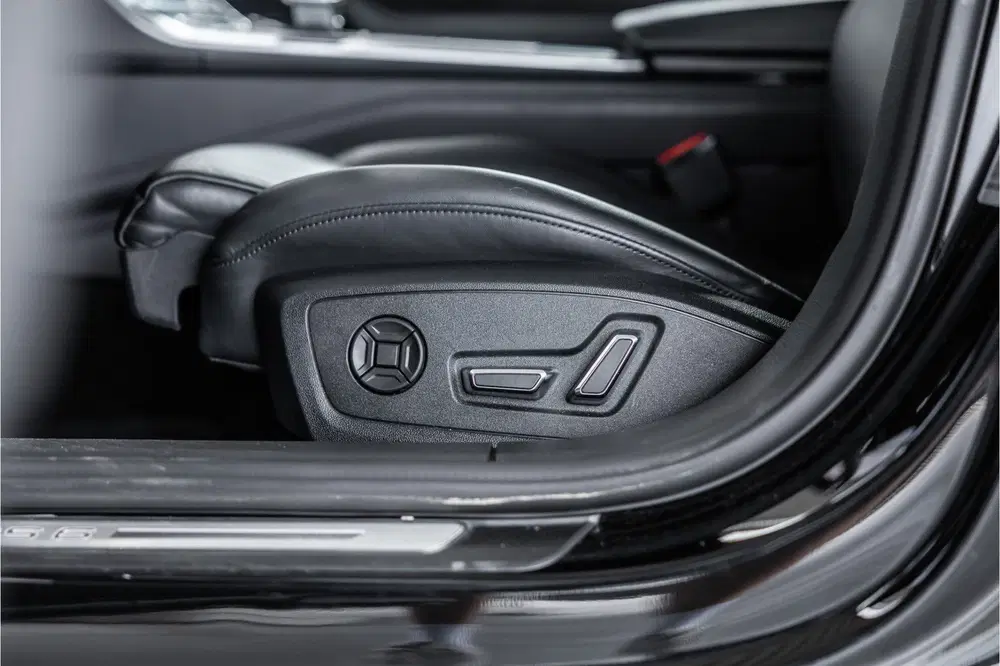Audi RS6 4.0 TFSI Quattro uit 2020, foto 17