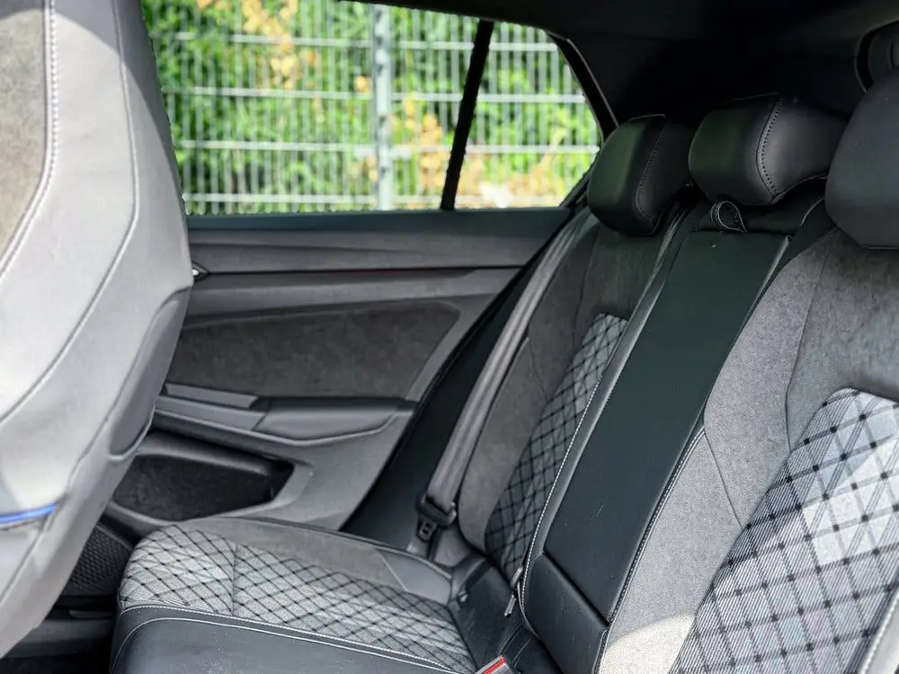 Volkswagen Golf 8.5 1.5 eTSI R-Line PANO | HUD | IQ LED uit 2025, foto 19