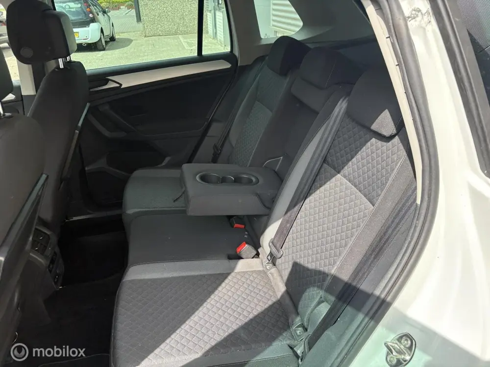 Volkswagen Tiguan 2.0 TSI 4Motion Highline / DAKSCHADE uit 2019, foto 11