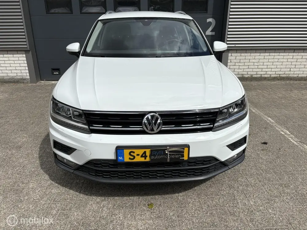 Volkswagen Tiguan 2.0 TSI 4Motion Highline / DAKSCHADE uit 2019, foto 2