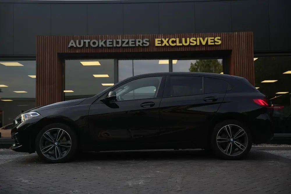 BMW 1-serie 118i Executive Edition Sport stoel stuur v uit 2020, foto 5