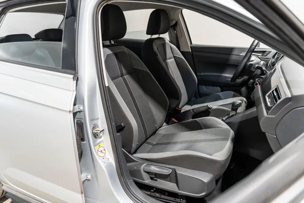 Volkswagen Polo 1.0 TSI R-line DSG NAVI CAMERA CRUISE uit 2019, foto 19
