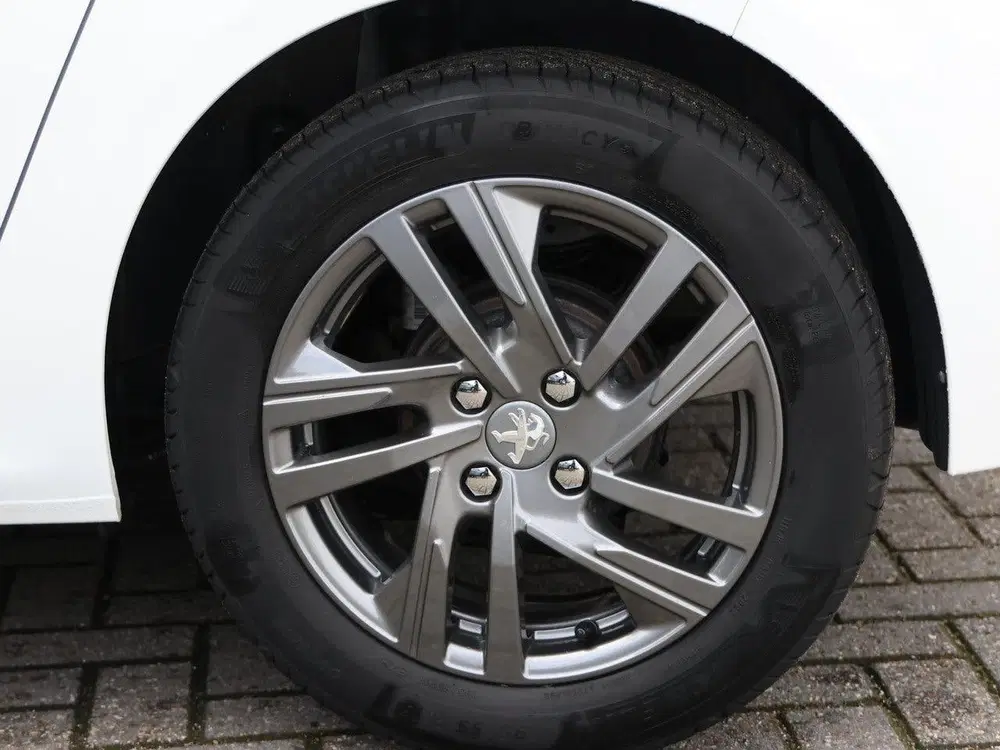 Peugeot 208 1.2 PureTech Active Pack LED uit 2022, foto 18