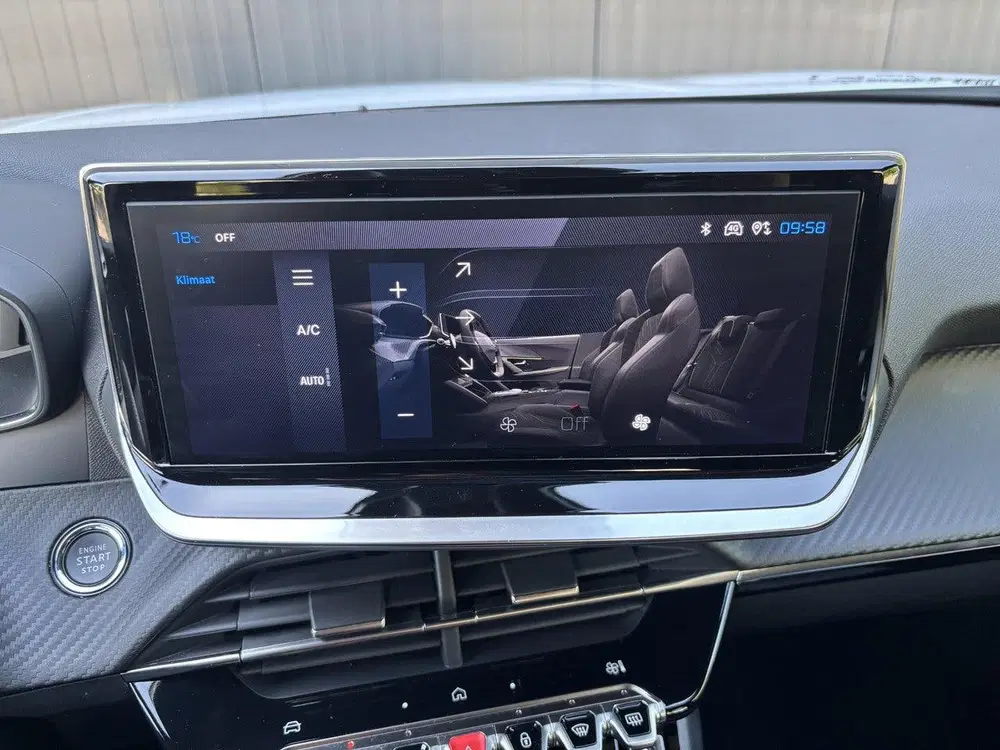 Peugeot 2008 1.2 Hybrid 145pk Allure Automaat uit 2025, foto 13