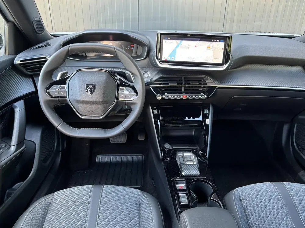 Peugeot 2008 1.2 Hybrid 145pk Allure Automaat uit 2025, foto 17
