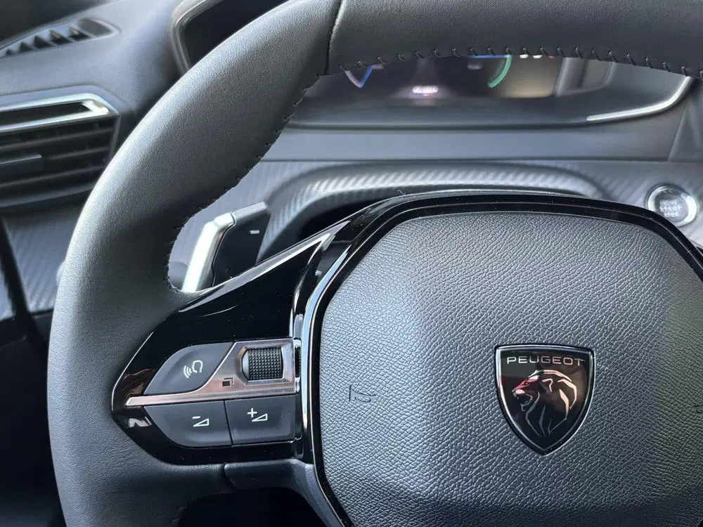 Peugeot 2008 1.2 Hybrid 145pk Allure Automaat uit 2025, foto 18