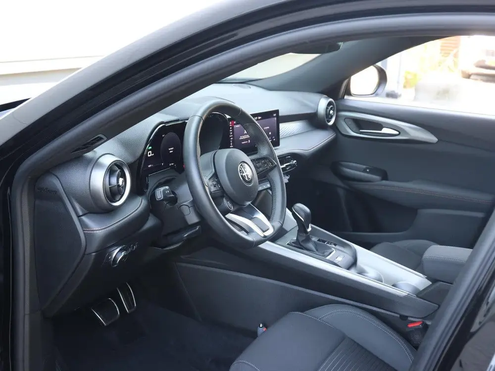 Alfa Romeo Tonale 1.3T PHEV Sprint Achteruitrijcamera uit 2024, foto 10