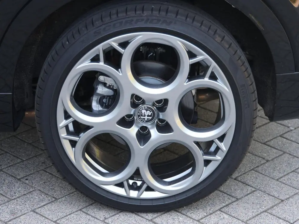 Alfa Romeo Tonale 1.3T PHEV Sprint Achteruitrijcamera uit 2024, foto 19