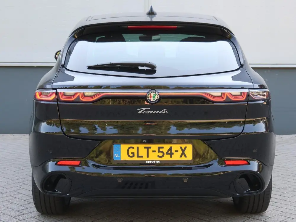 Alfa Romeo Tonale 1.3T PHEV Sprint Achteruitrijcamera uit 2024, foto 7