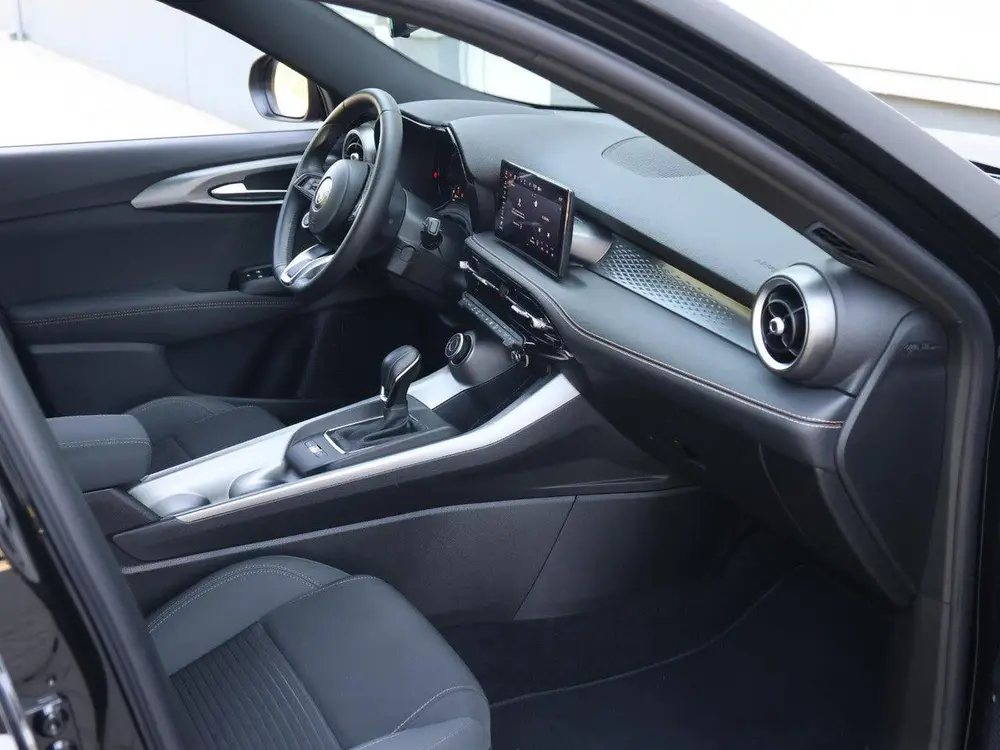 Alfa Romeo Tonale 1.3T PHEV Sprint Achteruitrijcamera uit 2024, foto 8