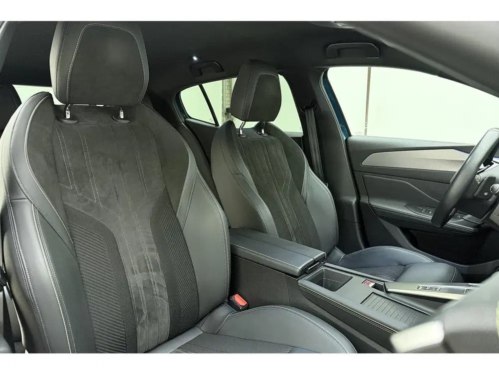 Peugeot 408 1.6 HYbrid GT 225pk EAT8 First Edition uit 2023, foto 13