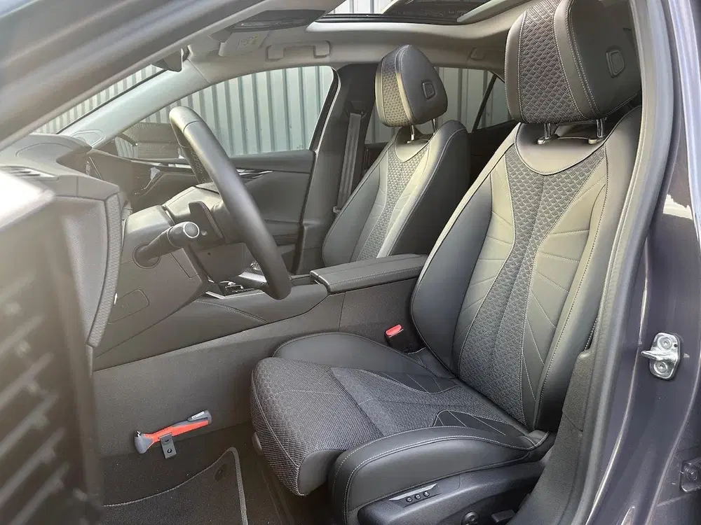 DS Automobiles DS 4 DS DS 4 1.2 Hybrid 136pk e-DCS6 Pallas I S uit 2025, foto 11
