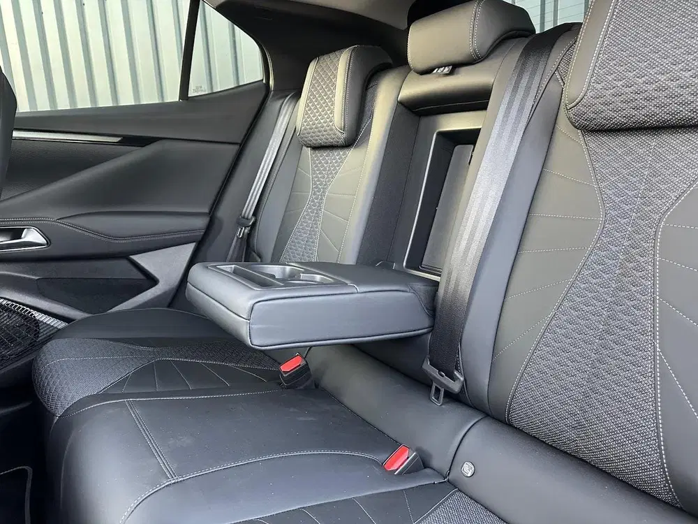 DS Automobiles DS 4 DS DS 4 1.2 Hybrid 136pk e-DCS6 Pallas I S uit 2025, foto 16