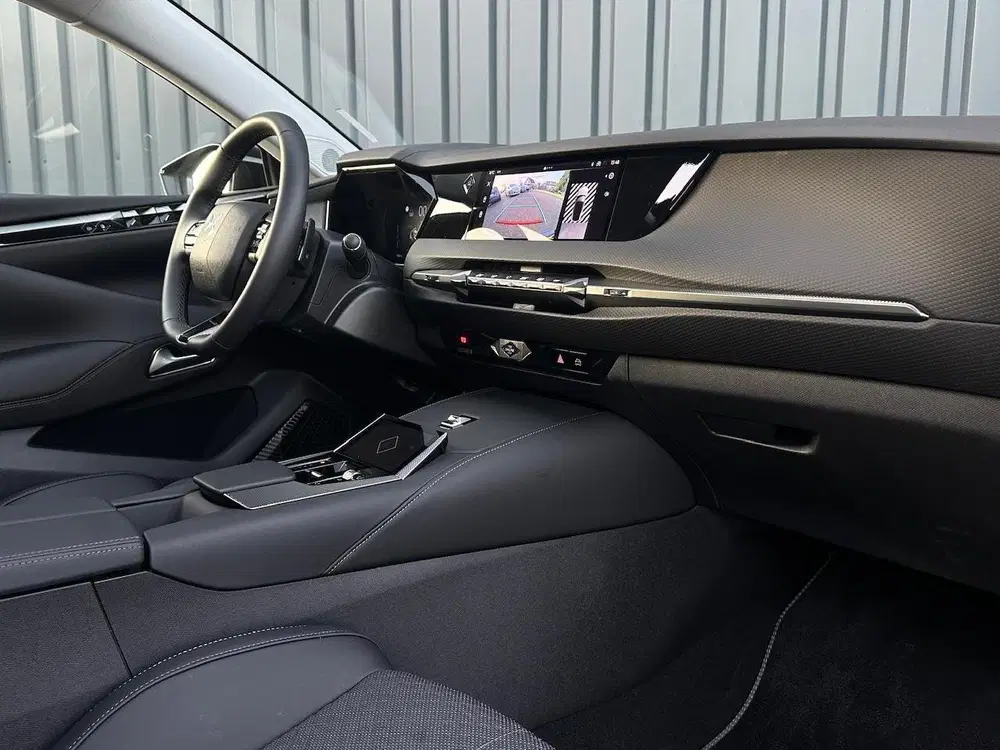 DS Automobiles DS 4 DS DS 4 1.2 Hybrid 136pk e-DCS6 Pallas I S uit 2025, foto 17