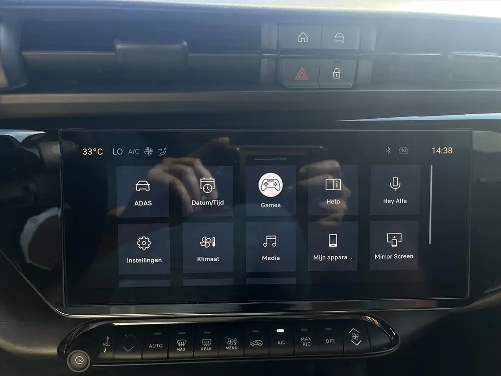 Alfa Romeo Junior 1.2 Turbo Hybrid 136pk eDCT6 Ibrida Specia uit 2025, foto 20