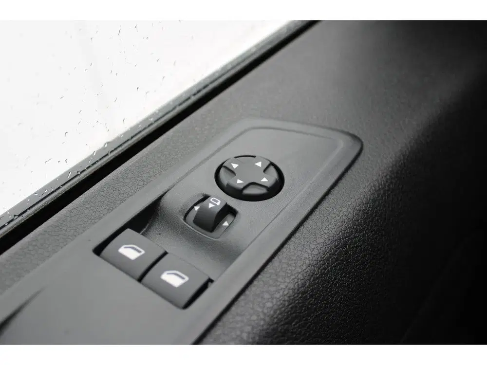 Peugeot Expert EV L3 75 kWh Navigatie uit 2025, foto 11