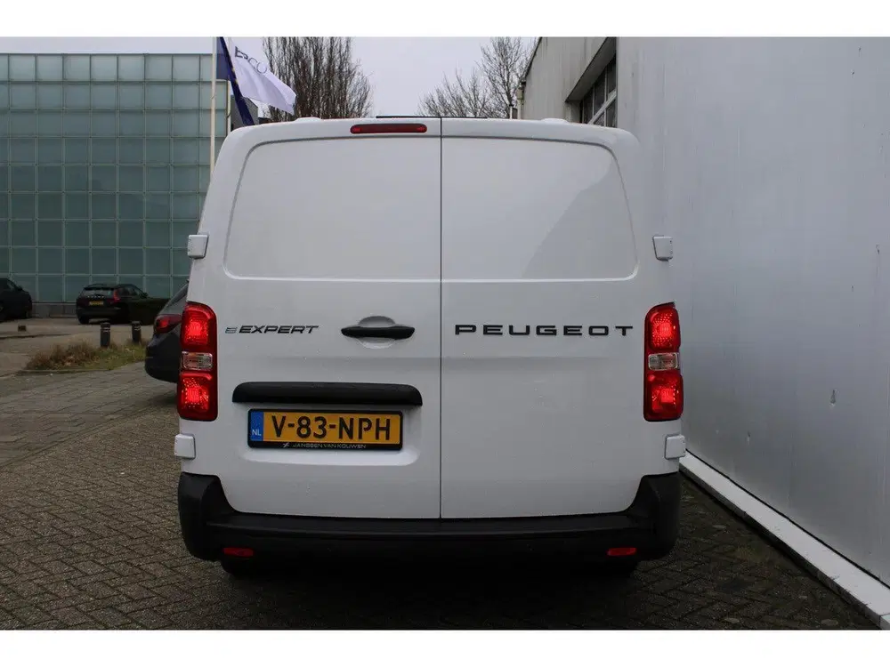 Peugeot Expert EV L3 75 kWh Navigatie uit 2025, foto 3