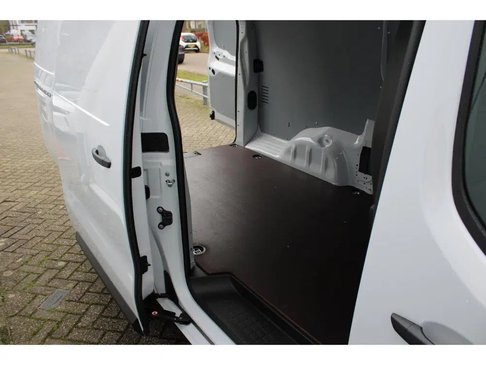 Peugeot Expert EV L3 75 kWh Navigatie uit 2025, foto 8