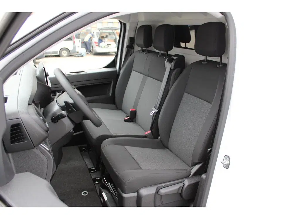 Peugeot Expert EV L3 75 kWh Navigatie uit 2025, foto 9