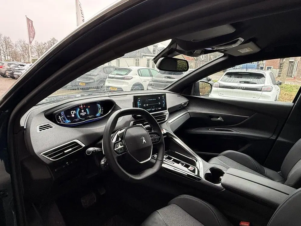 Peugeot 3008 1.6 HYbrid 180 Allure Pack Business uit 2024, foto 4