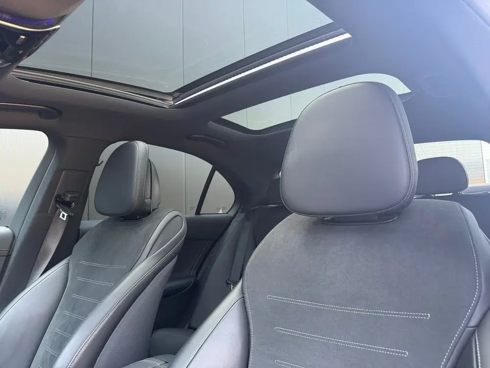 Mercedes-Benz C-Klasse 300e AMG Line Pano Burmester Trekhaak uit 2022, foto 4